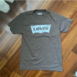 FREE WITH PURCHASE Brown Levi’s T-shirt